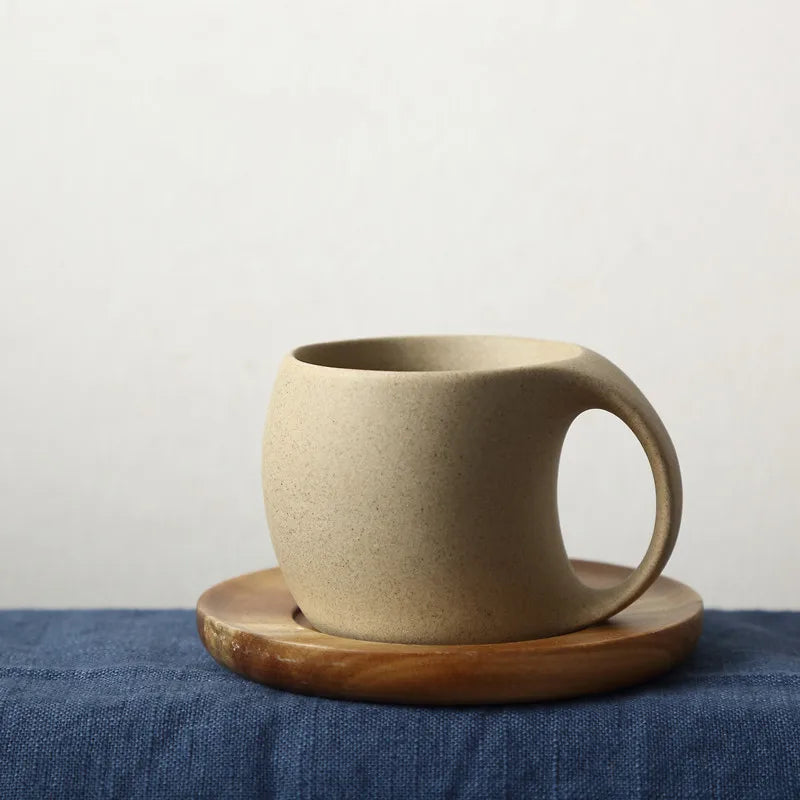 Caneca de Cerâmica Com Pires de Madeira