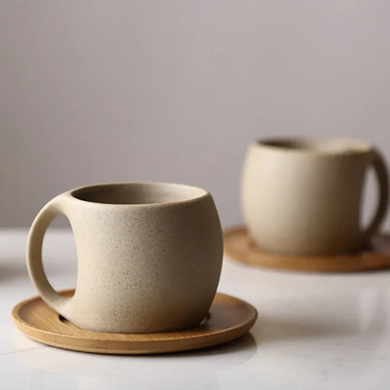 Caneca de Cerâmica Com Pires de Madeira